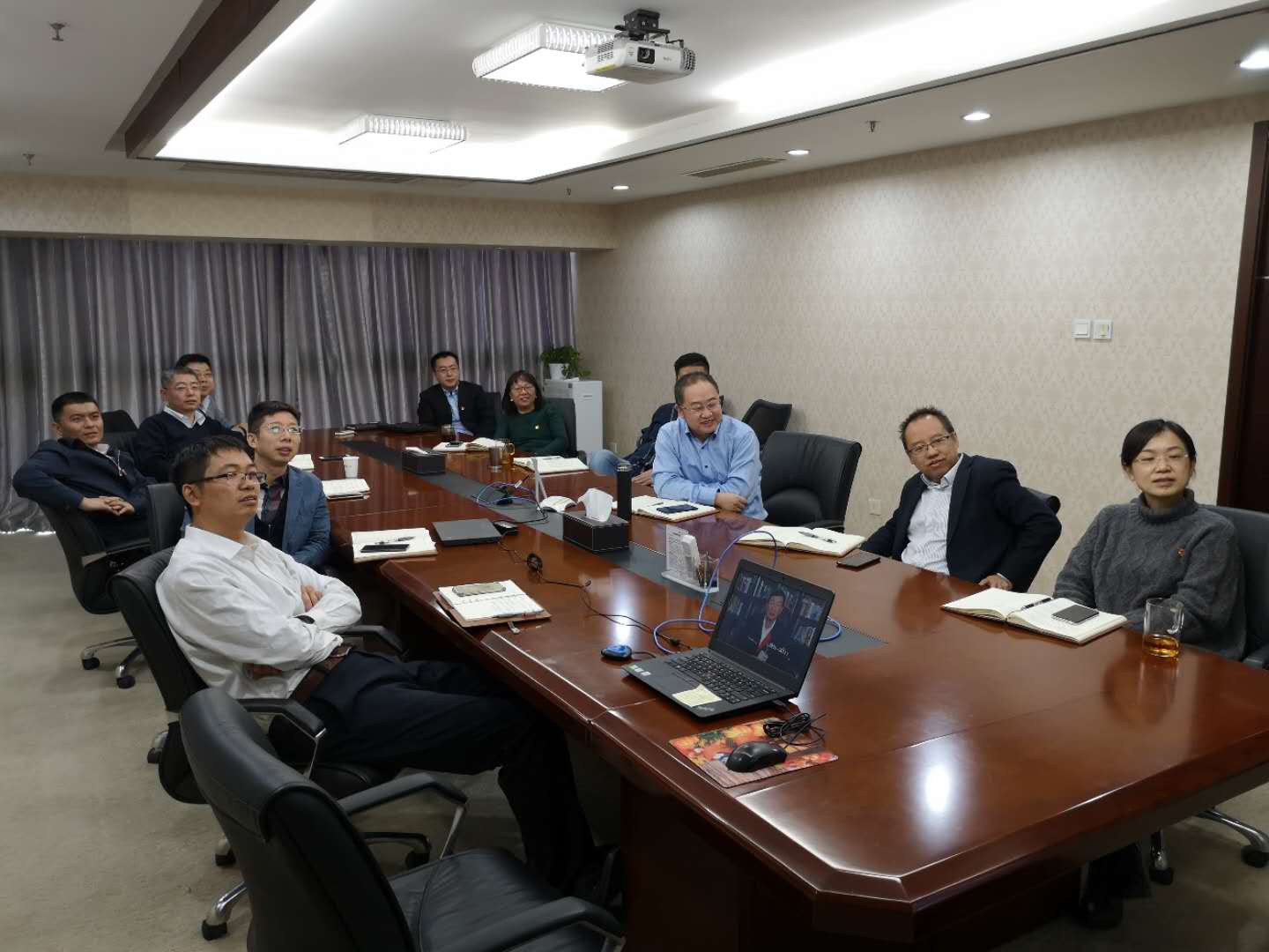 觀看改革開放40周年大會1.jpg